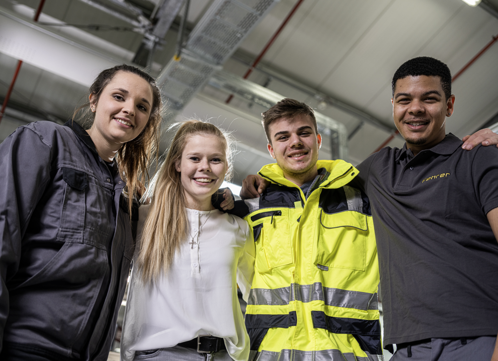 Fehrer Automotive Mitarbeitende bei der Arbeit